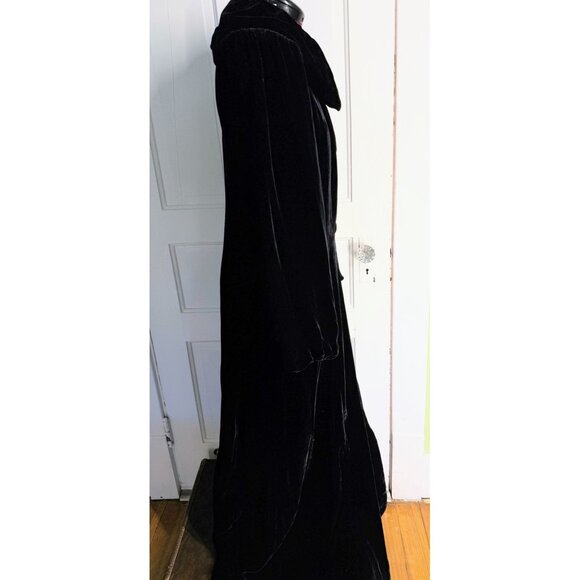 Antique 1920s Silky Velvet Black Opera Coat/Robe Puffed Collar/Sleeves - Picture 14 of 16